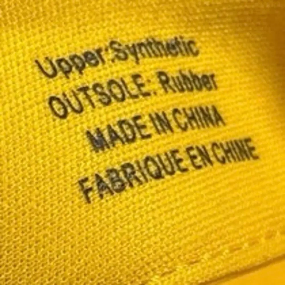 New OluKai Ulele Sandals Mens sz 11 Yellow Hibiscus Water Resistant Flip Flops